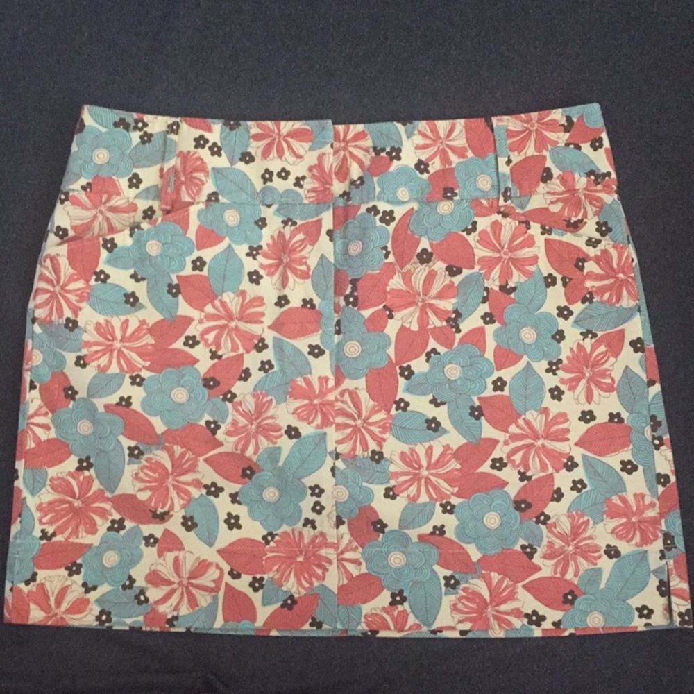 SALE
 Ann Taylor Loft Floral Print Pencil Skirt B37